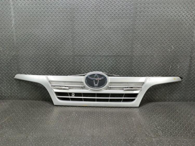 Решетка радиатора Тойота Тойоайс в Самаре 440640