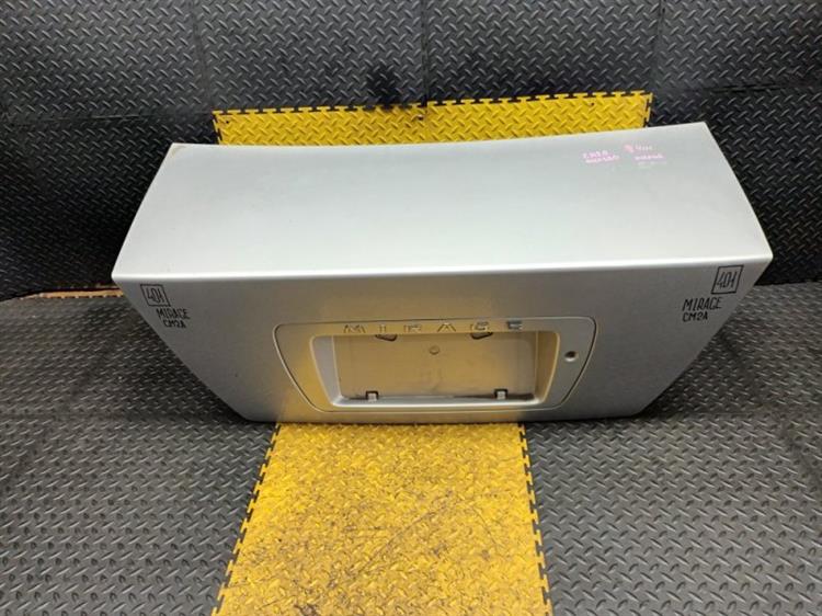 Крышка багажника Мицубиси Мираж в Самаре 813131